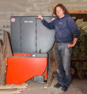 Harmonie Holz Inhaber Bruno Kaufmann mit seinem WEIMA WL 4 Shredder Harmonie Holz Inhaber Bruno Kaufmann mit seinem WEIMA WL 4 Shredder