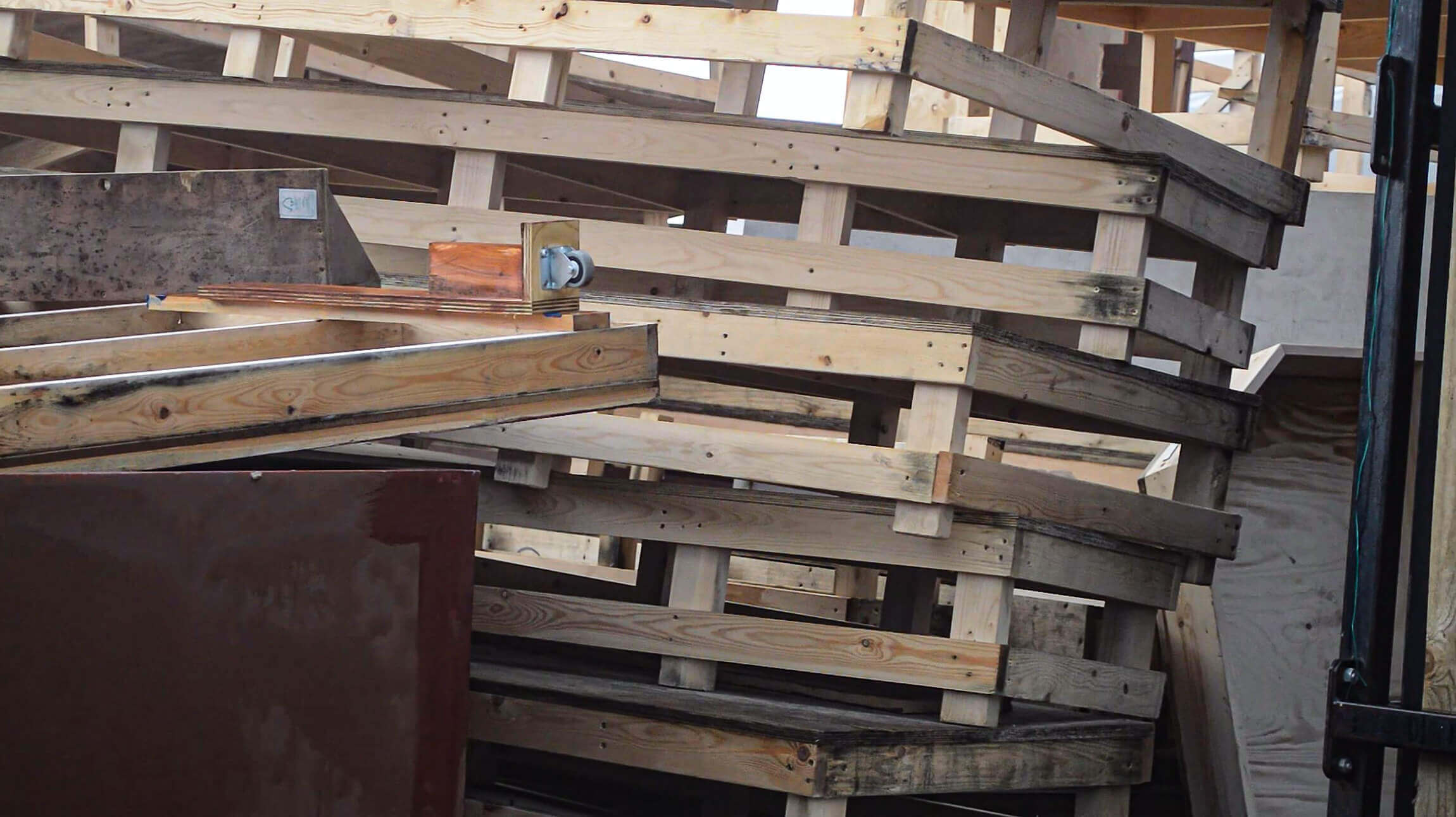 set Large wooden sets are shredded as well