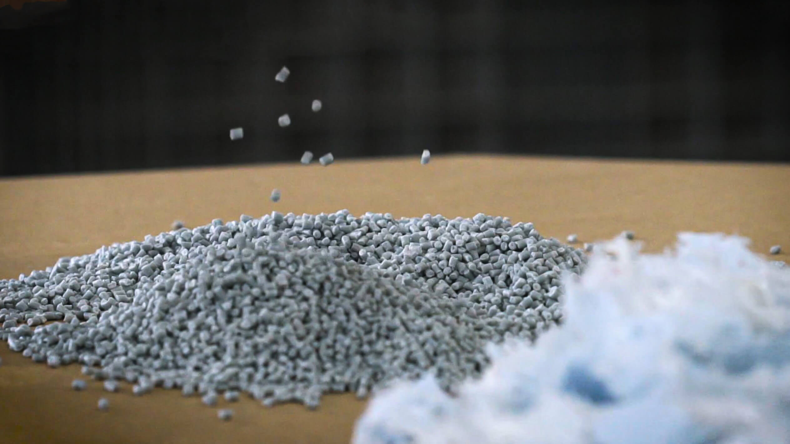 Regranulat, Kunststoff Granulat, plastic granulate, regranulate plastic regranulate and shredded plastic