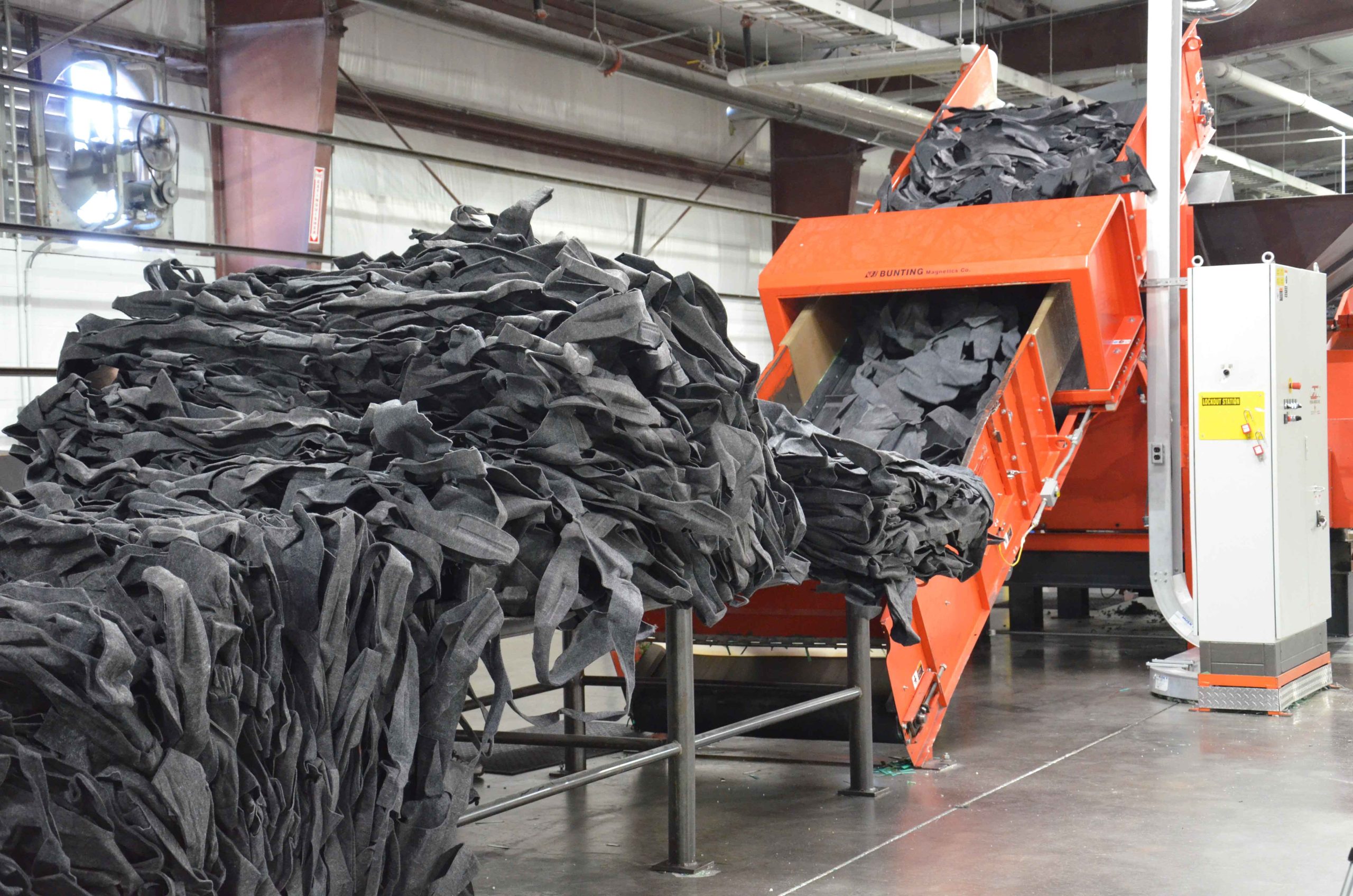 Recycling of automotive carpet with WEIMA shredder