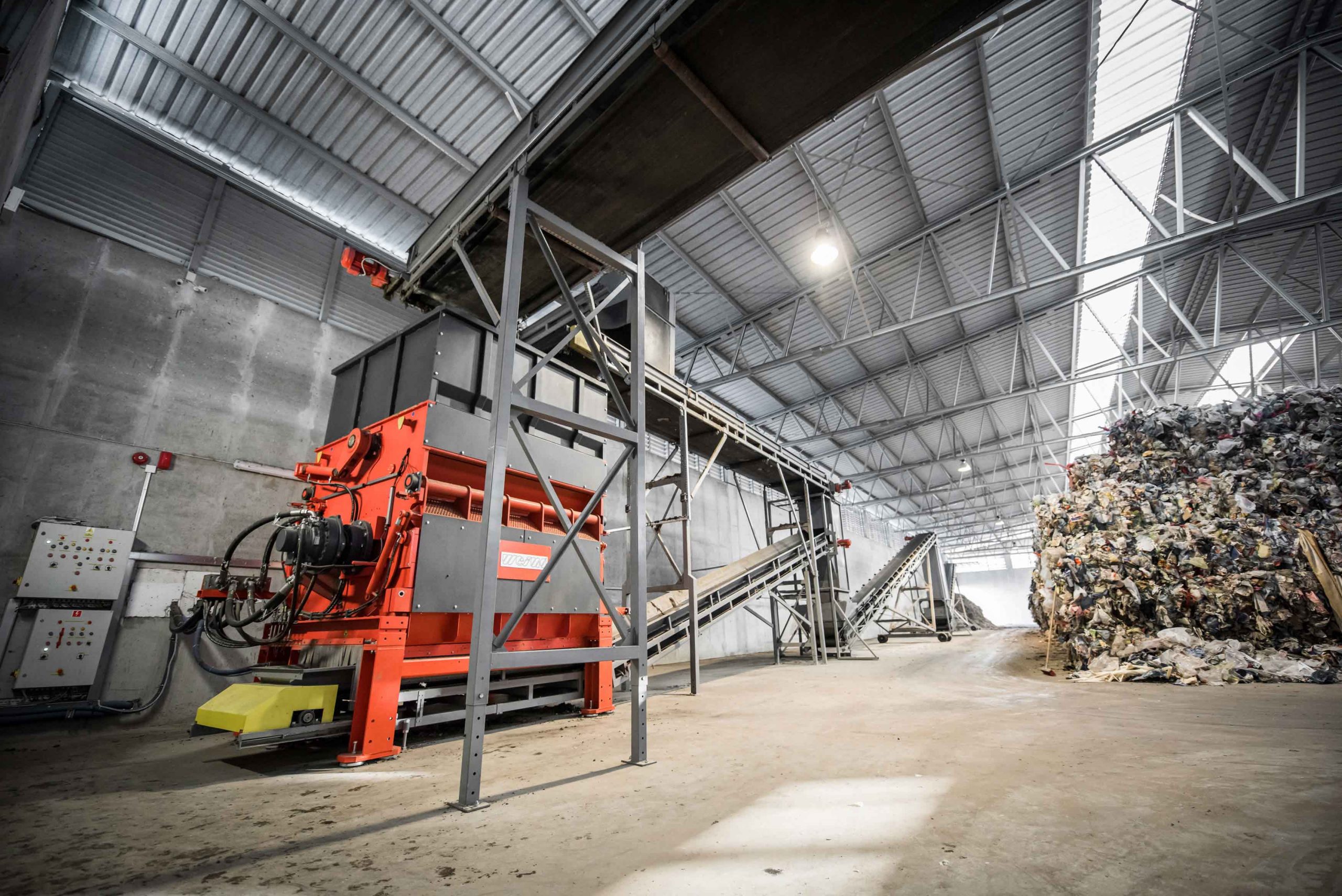 Waste shredding in large production hall