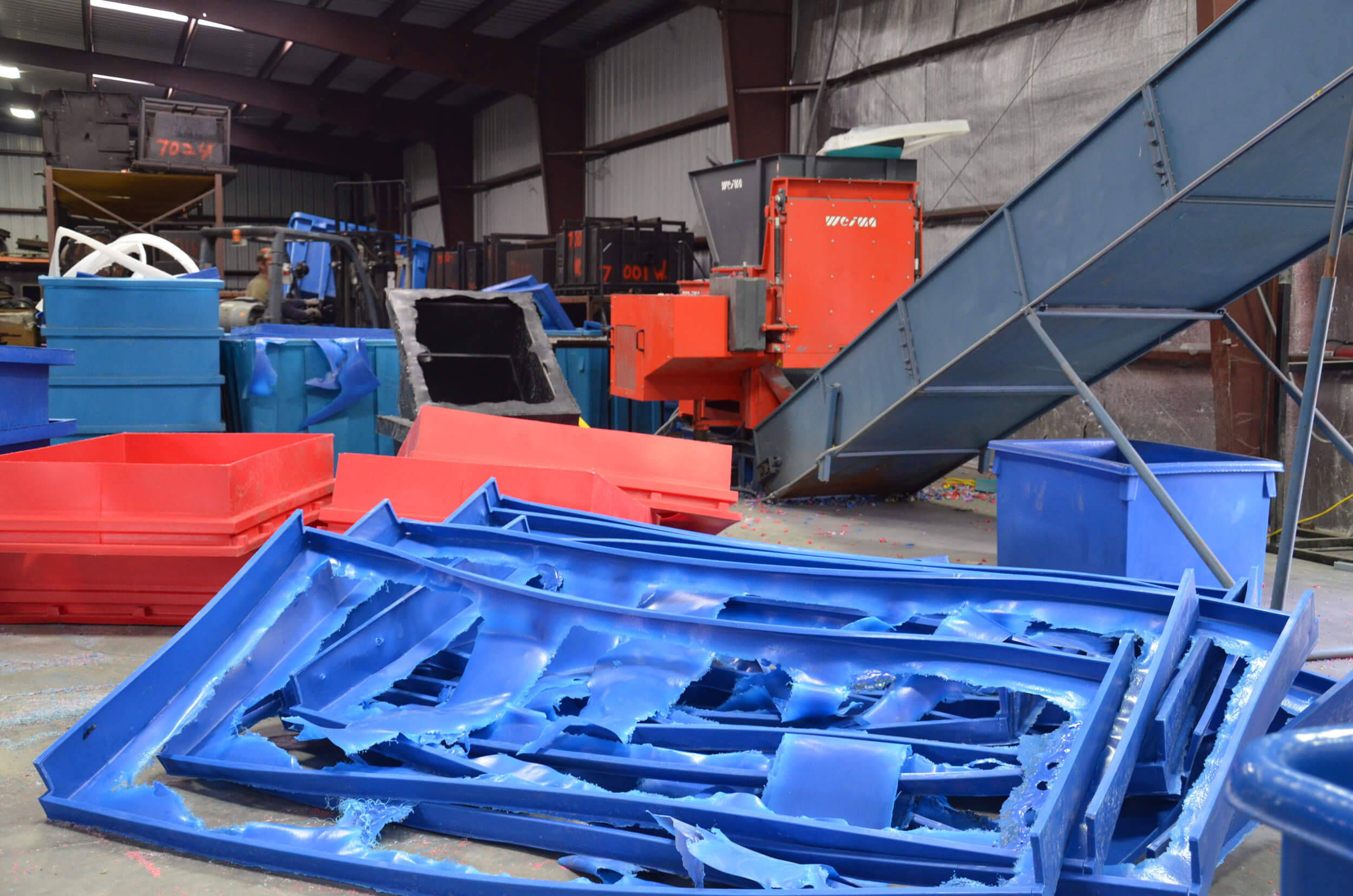 WEIMA WLK 6 S single shaft shredder shreds plastic scrap from production