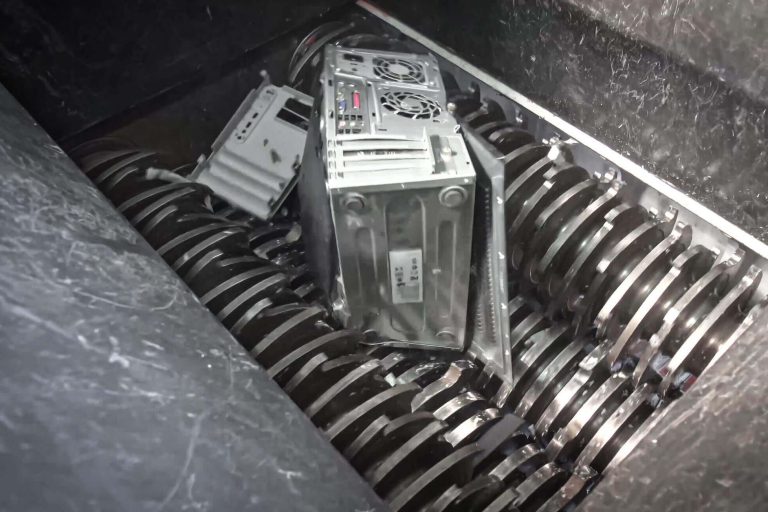 WEIMA ZM four-shaft shredder shreds WEEE electronic waste