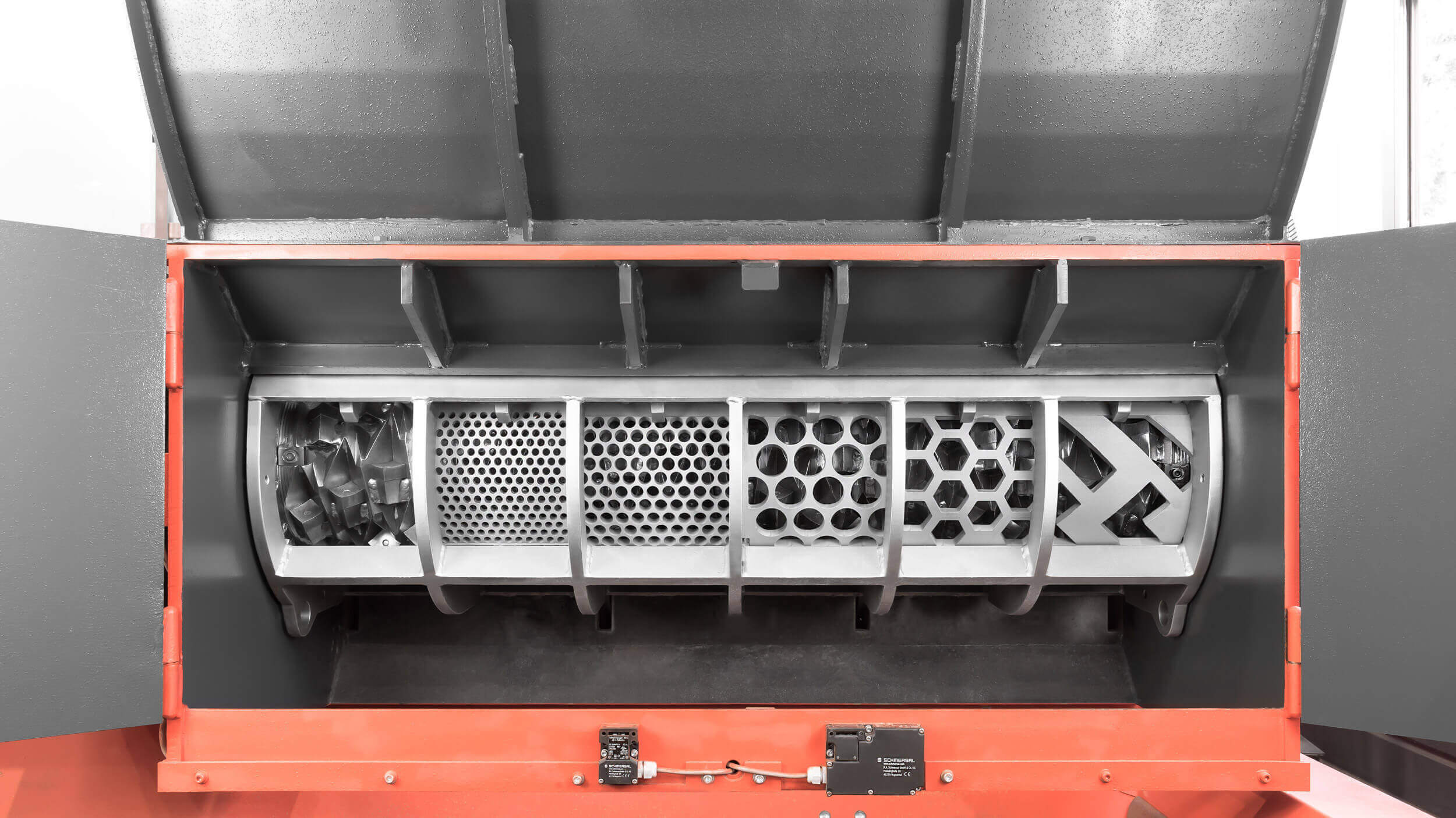 WEIMA shredder with various sieving options: without sieve, perforated sieve in various hole sizes, honeycomb sieve and zig-zag sieve