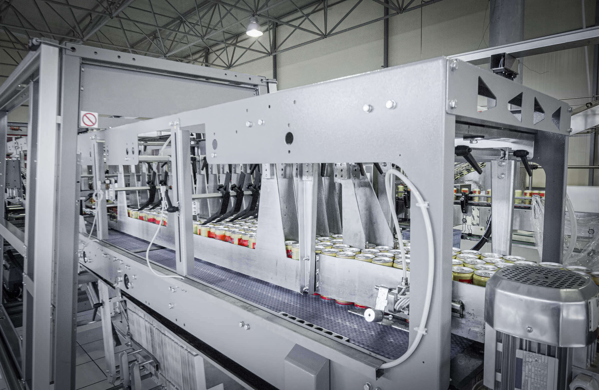 Production and bottling of beverage cans