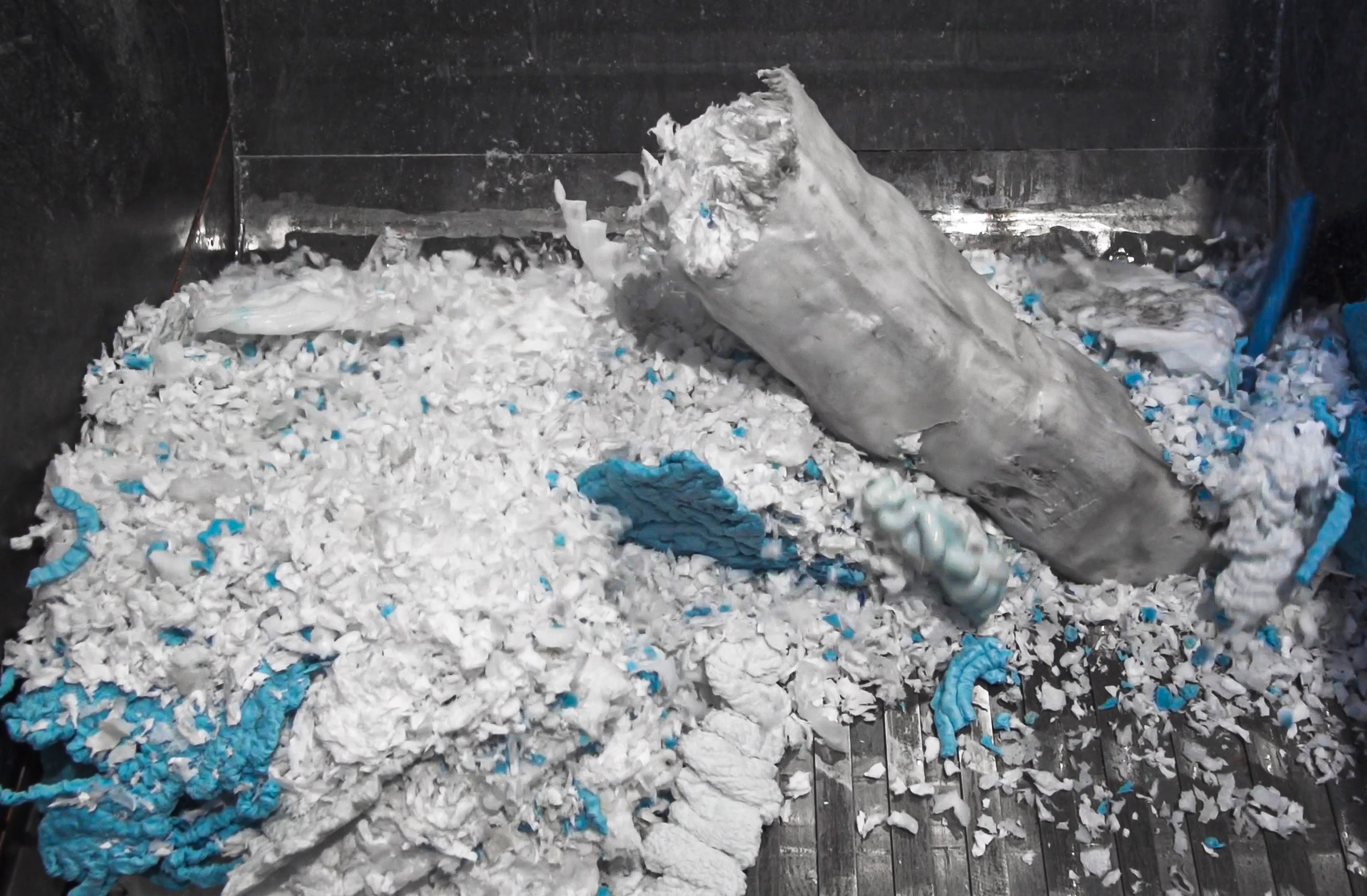 Mixed extrusion lumps from production