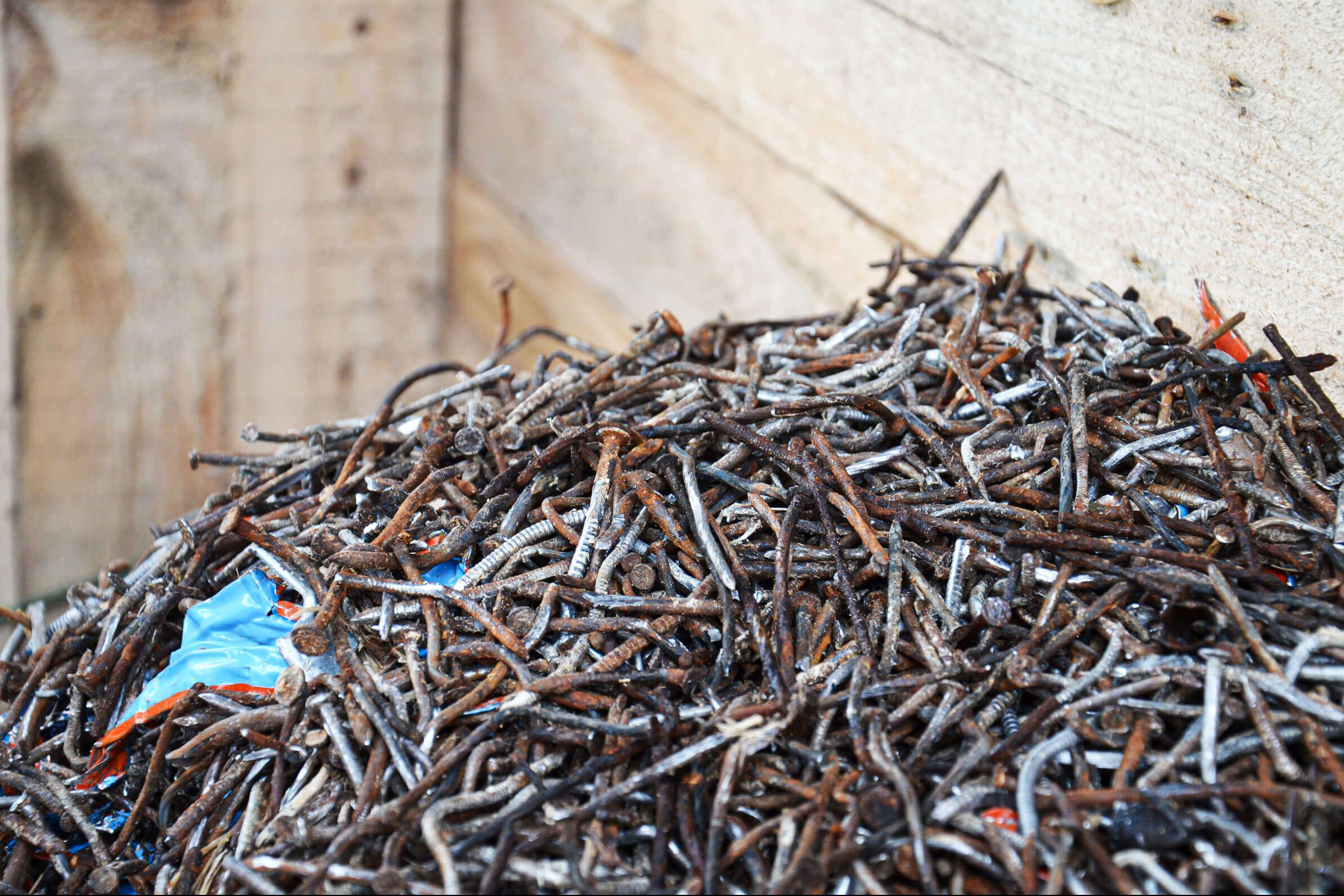 Nails, screws and metal separated