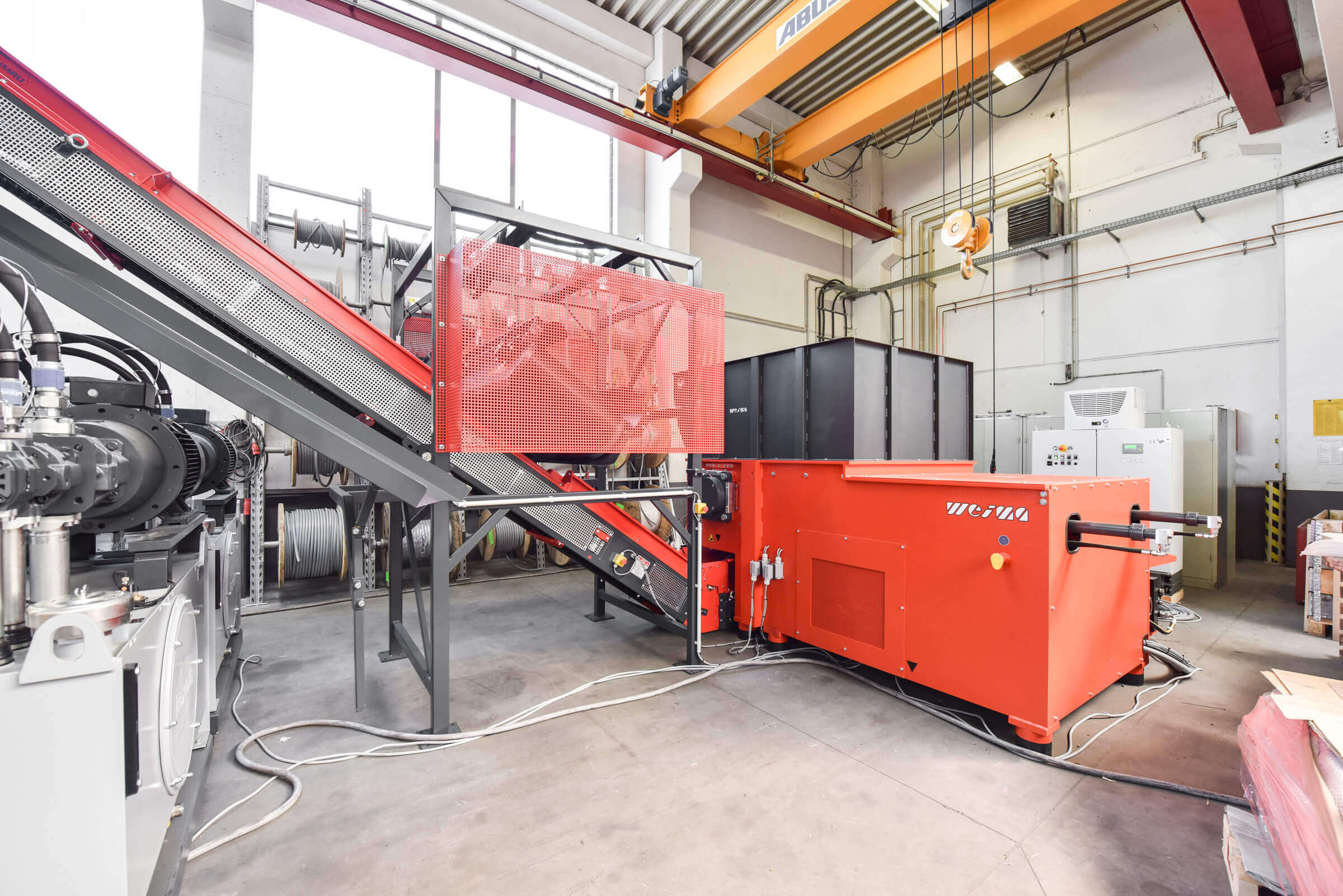 Two-stage pallet handling system