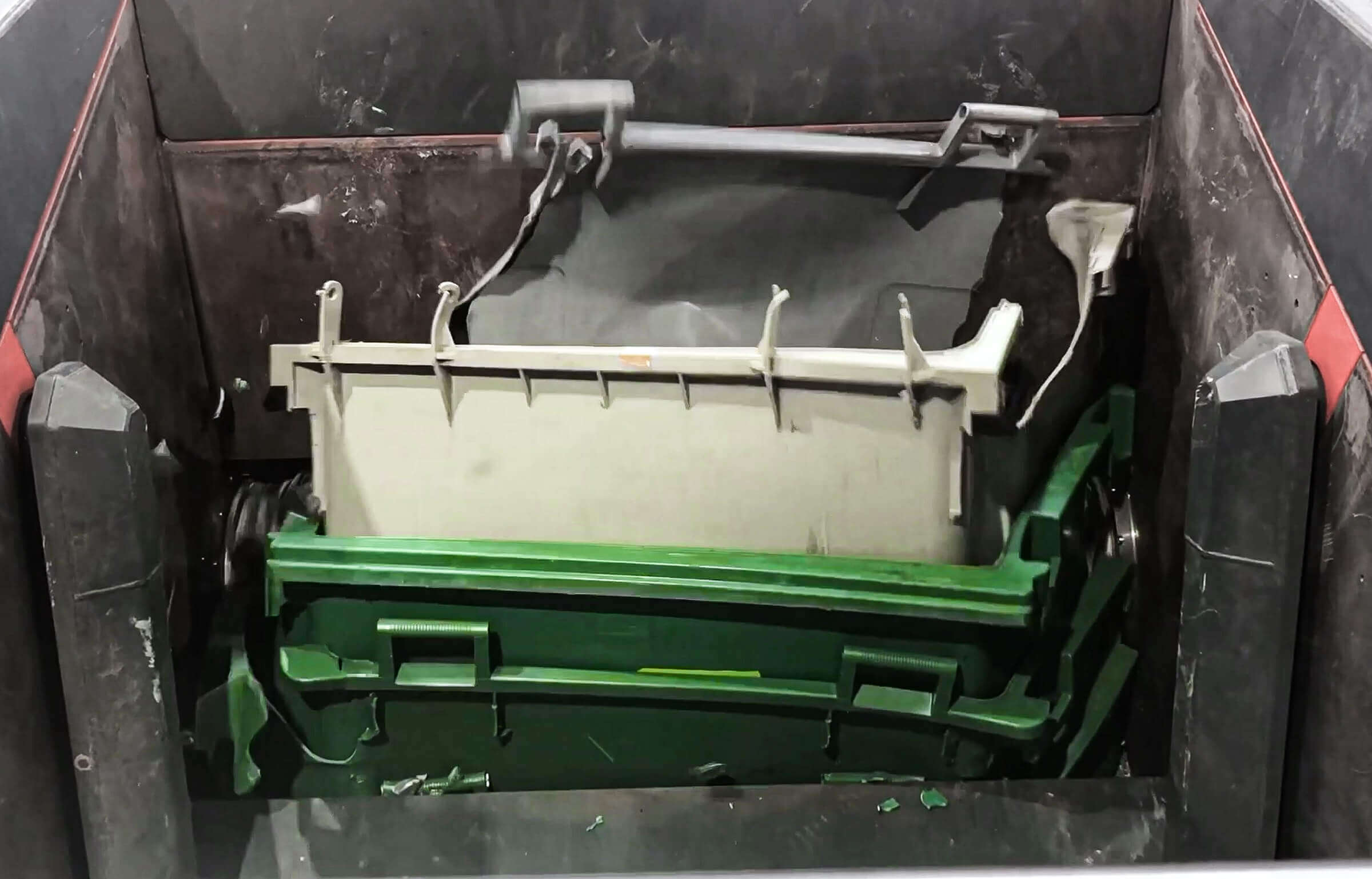 Shredding of rigid plastic scrap