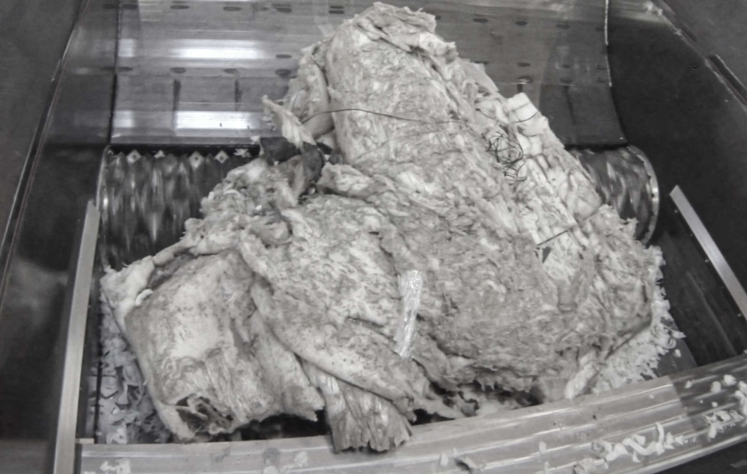 Huge petrochemical lump in WEIMA WLK single-shaft shredder