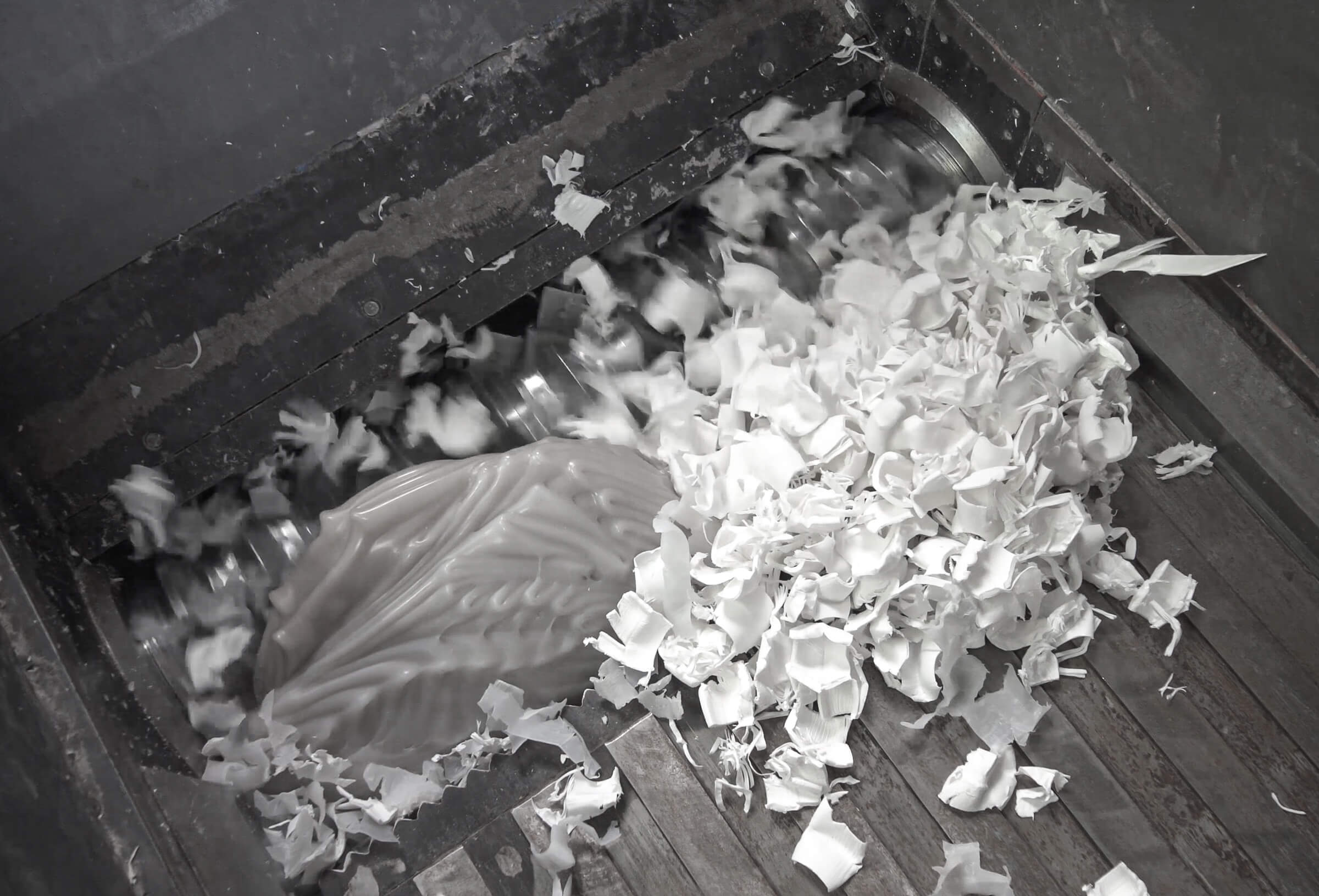 Plastic waste in WEIMA single-shaft shredder