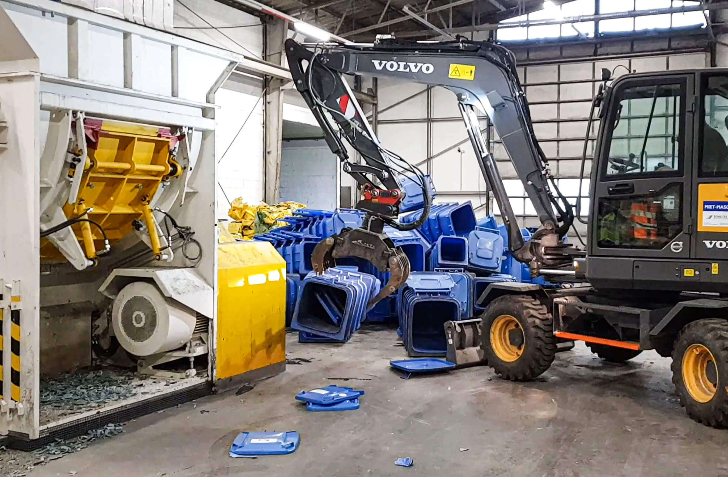 Abfalltonnen Zerkleinerung mit WEIMA WKS Shredder