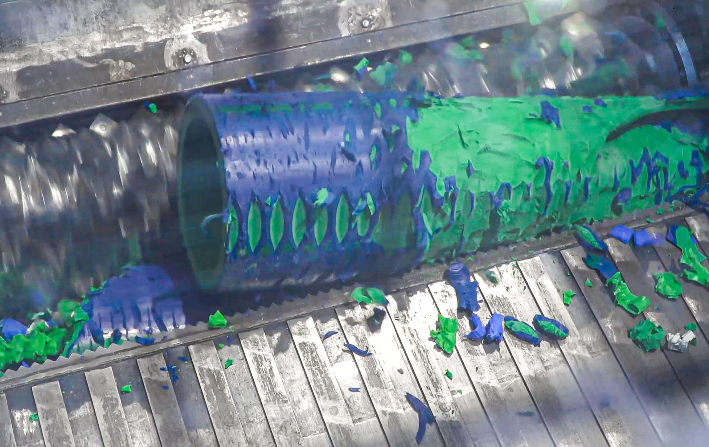 WEIMA shredder shreds thick-walled PE pipes