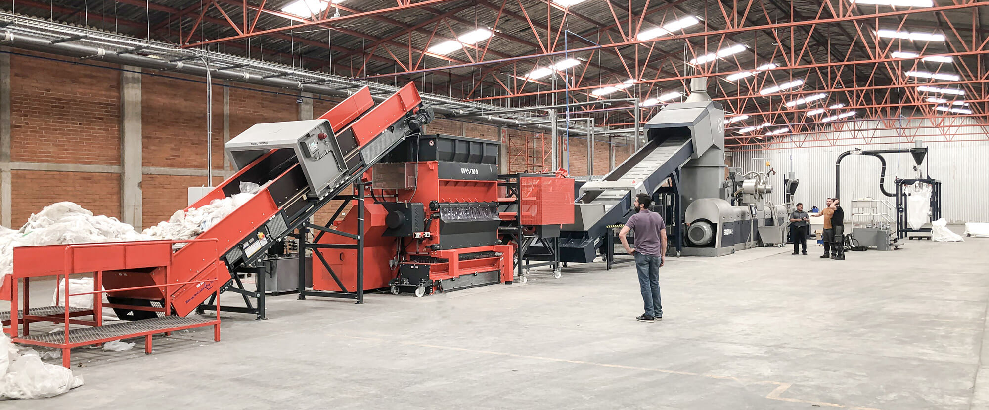 Folien Zerkleinerung und Extrusion in Mexiko mit WKS 1800 Shredder und Erema Extrusionsanlage