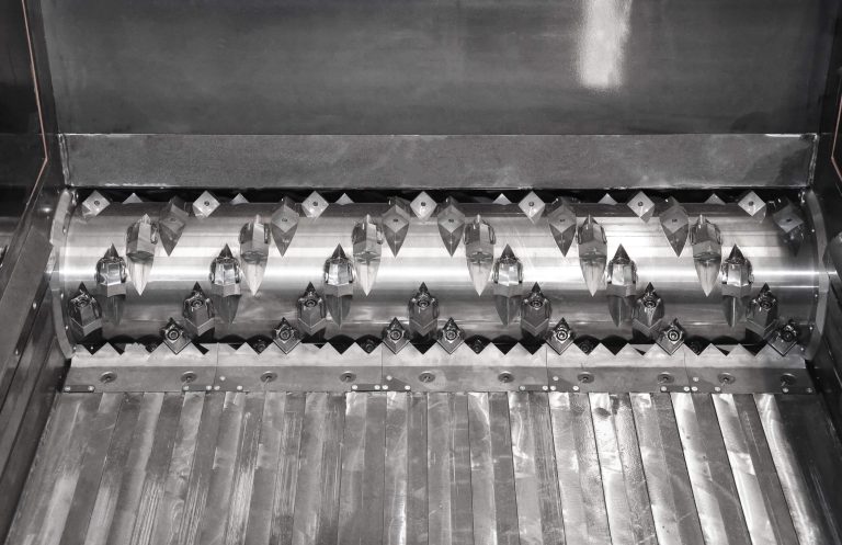 F rotor for fibers, veneer, ropes, strings and big bags