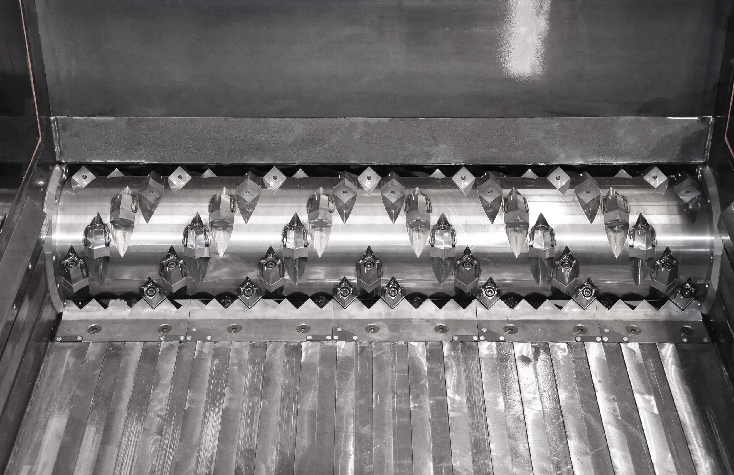 F rotor for fibers, veneer, ropes, strings and big bags