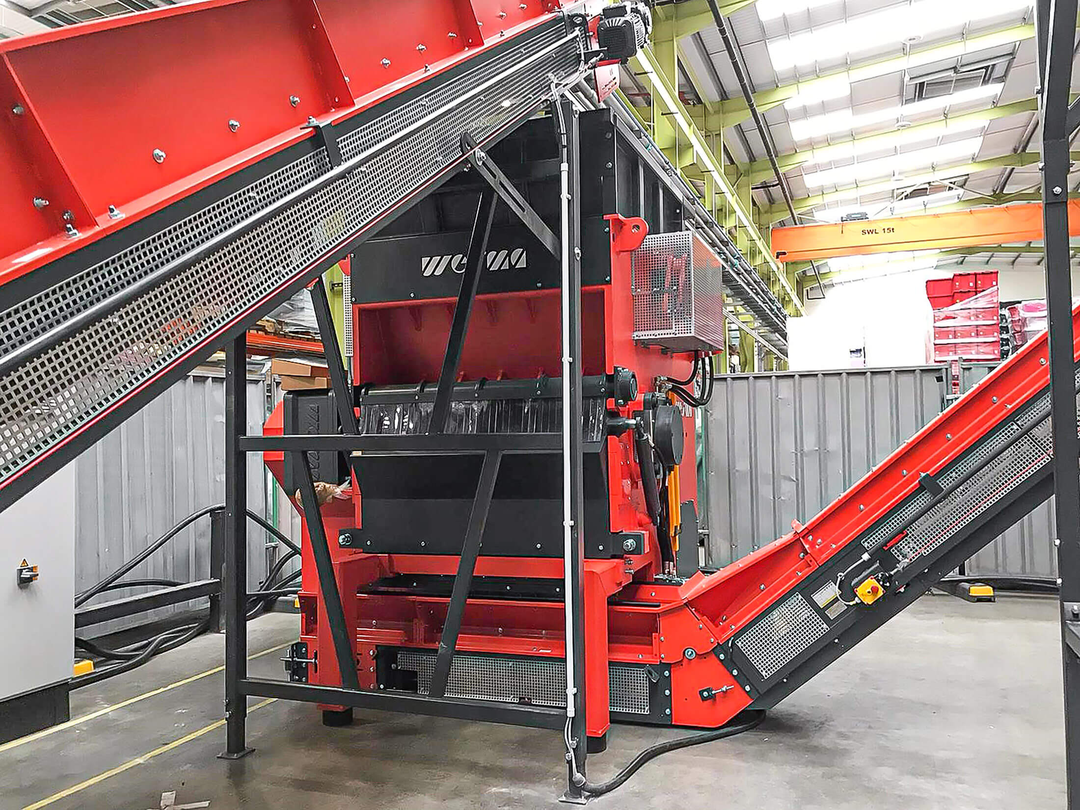 Plastic shredder from WEIMA for inhouse-recycling of plastic boxes production waste