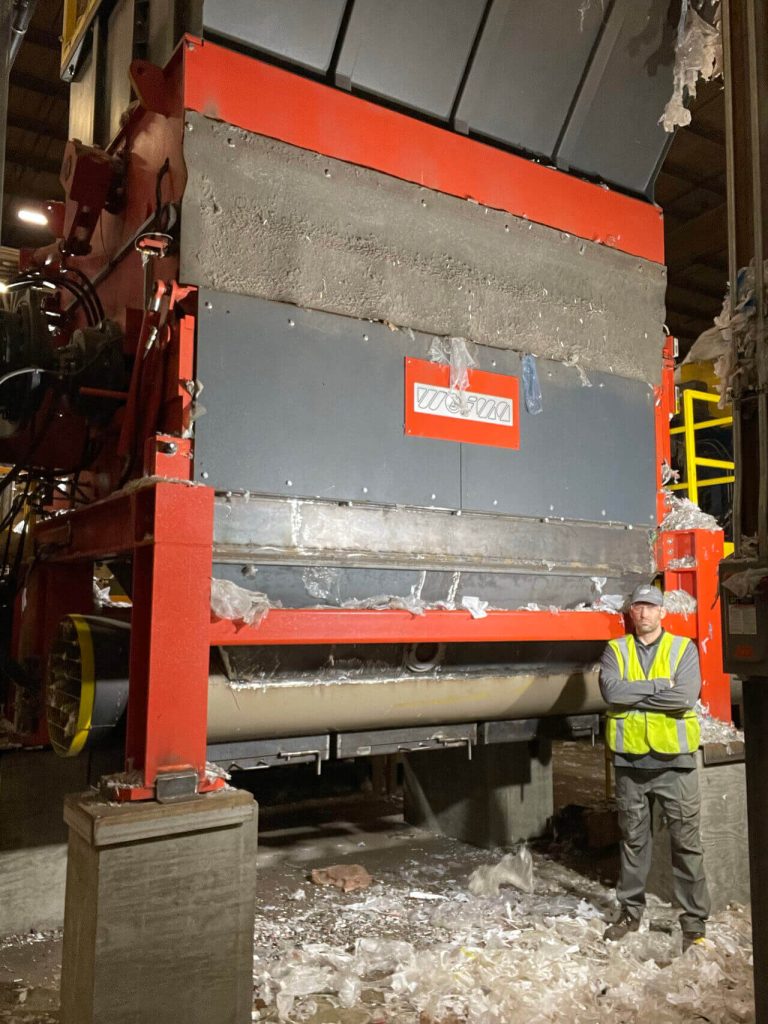 WEIMA FineCut single-shaft shredder pre-shreds plastic for inhouse recycling