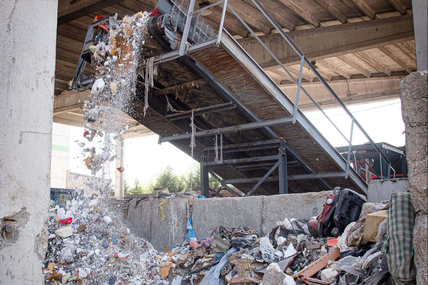 Discharged shredded waste from WEIMA shredder