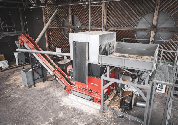 An orange WEIMA WLK 1500 shredder at Kloboucká lesní in the Czech Republic