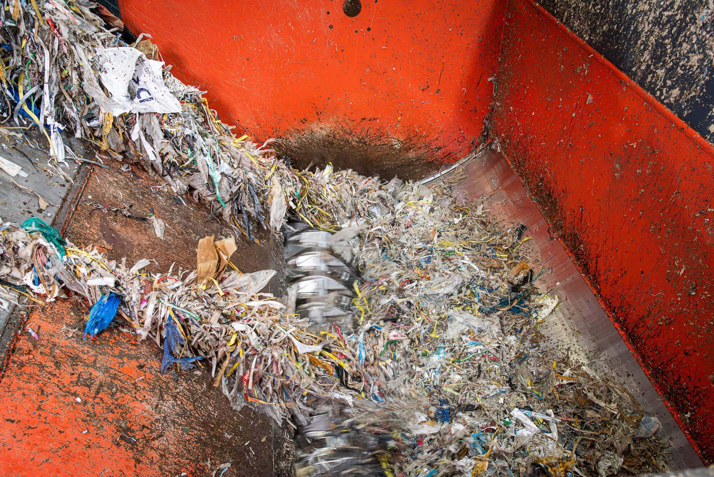 View inside shredder with rotor shredding pulper waste rope