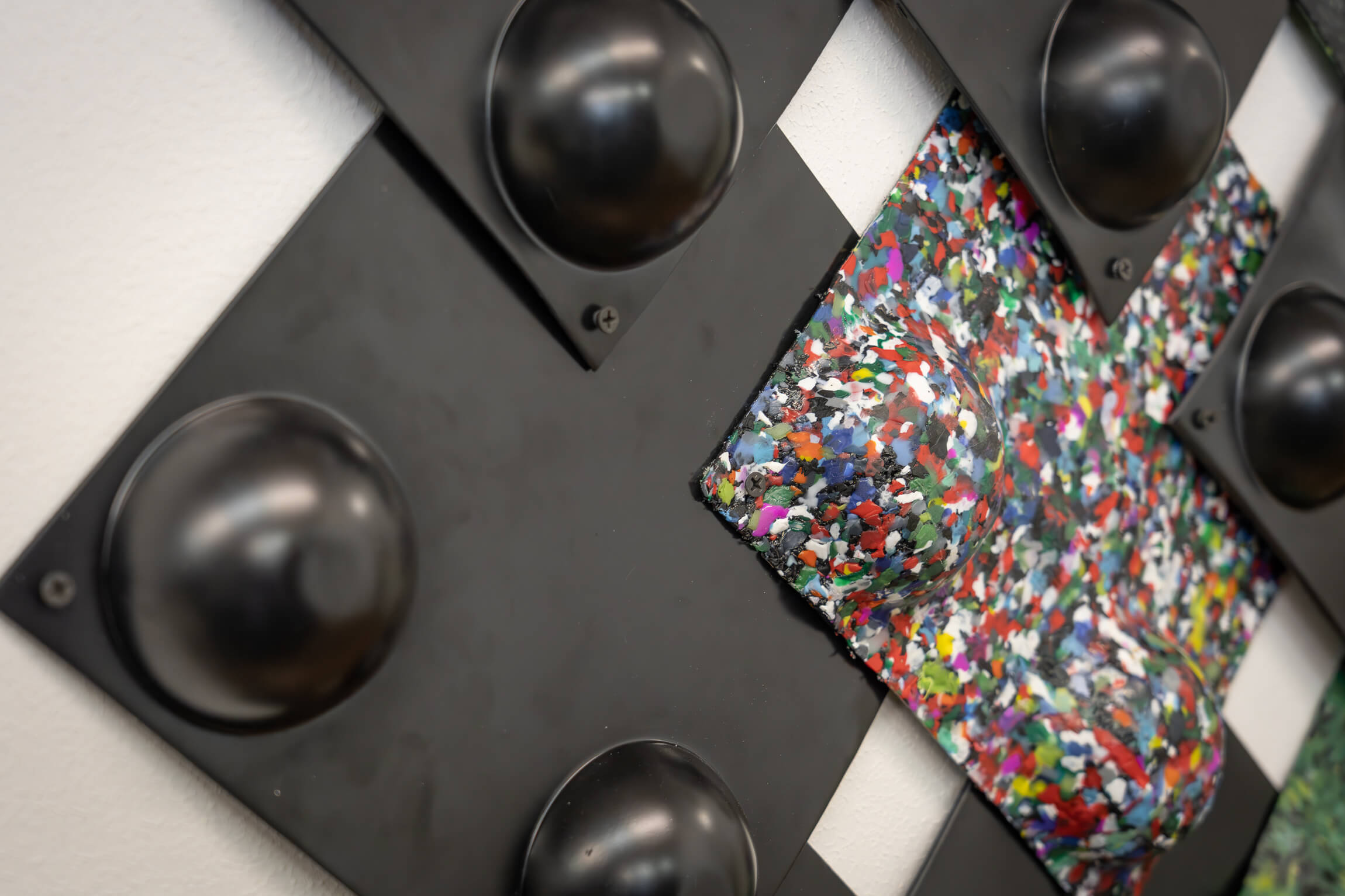 Thermoforming prototype with recycling plastic flakes
