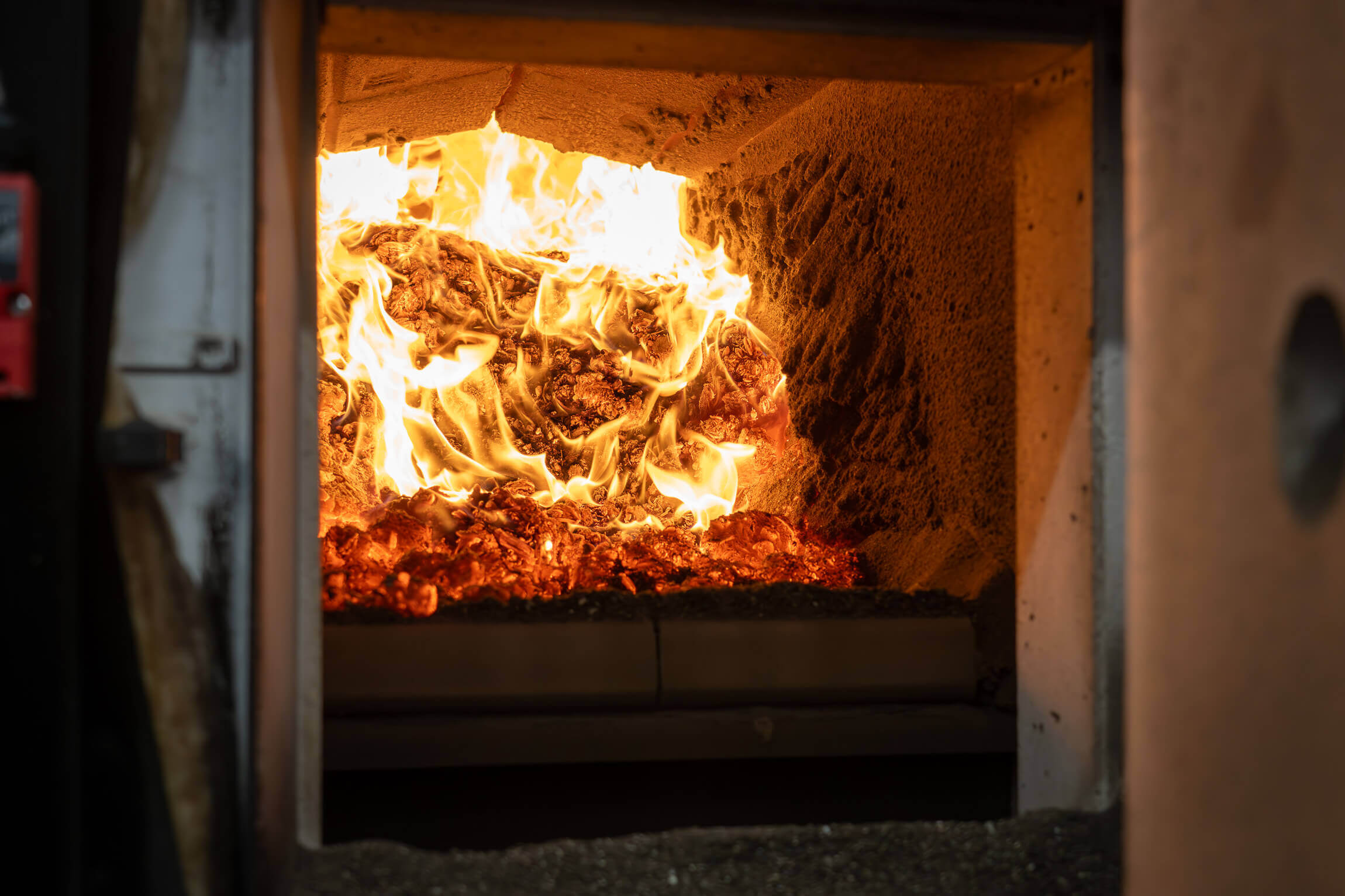 Drying chambers are operated with the heater from the wood chip heating system.